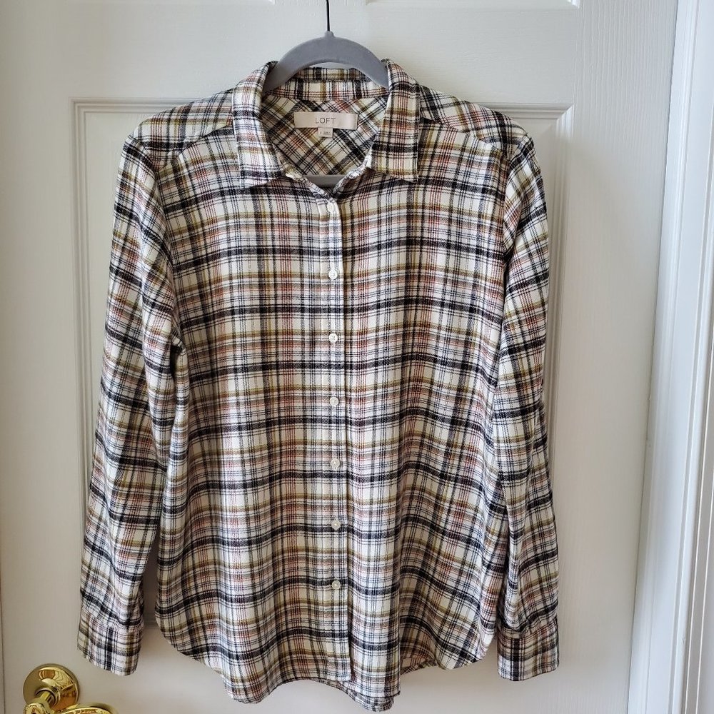 LOFT women's plaid flannel botton down size small